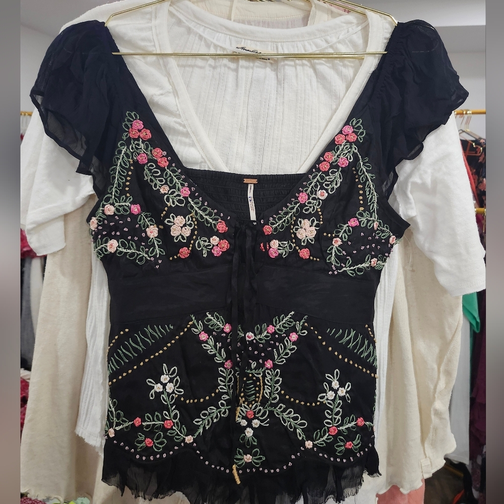 Free People Cherry Bomb Embroidered Top MSRP $128 NWOT - Picture 5 of 6